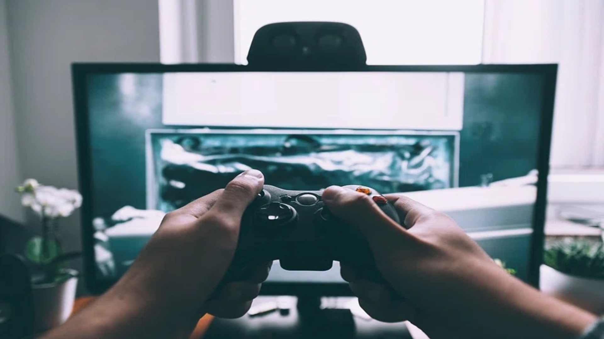 Multiplayer Games with Exciting Online Strategies